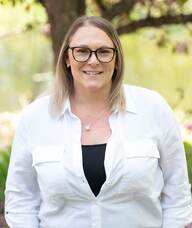 Book an Appointment with Lisanne Hounjet for Counselling Session (RSW)